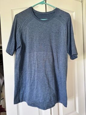 lululemon athletica Men's Heathered Navy Short-Sleeve Training Tee